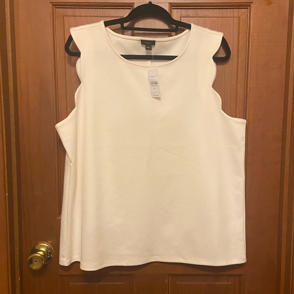 Ann Taylor factory sleeveless shirt